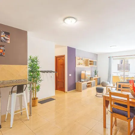 Bristol Shore Rooftop Pool And Sea View アパート